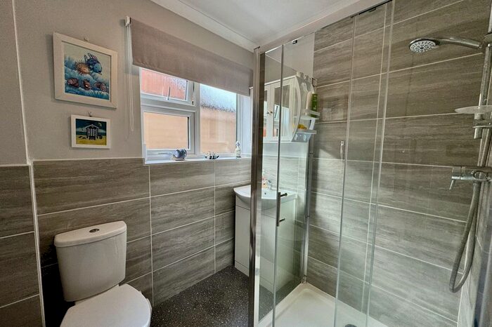 2 Bedroom Bungalow For Sale In Gosford Way, Polegate, East Sussex, BN26