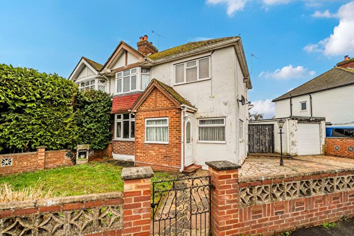 3 Bedroom Semi Detached House For Sale In Rydens Way, Old Woking, Woking, GU22