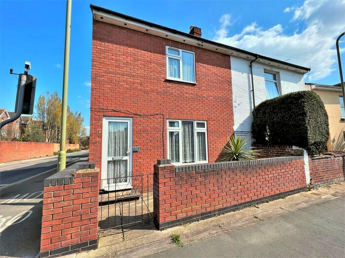 3 Bedroom Semi-Detached House For Sale In Grove Road, Gosport, PO12