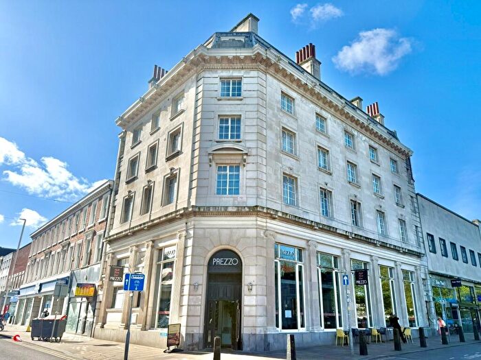 3 Bedroom Flat To Rent In Lord Street, Southport, Merseyside., PR8