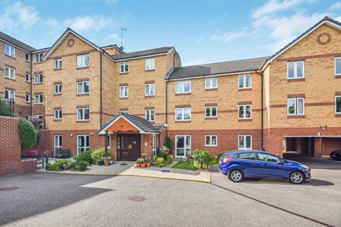 1 Bedroom Retirement Property For Sale In Walderslade Road, Walderslade, Chatham, ME5