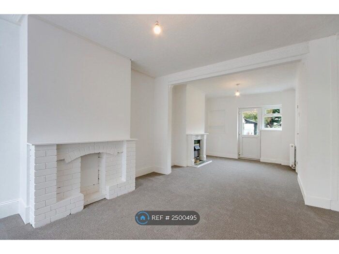 2 Bedroom End Of Terrace House To Rent In Glebe Road, Gravesend, DA11