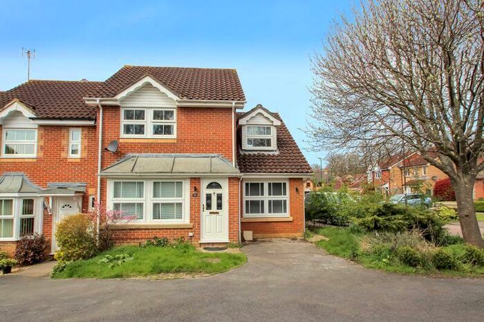 3 Bedroom End Of Terrace House To Rent In Elizabethan Way, Maidenbower, Crawley, RH10