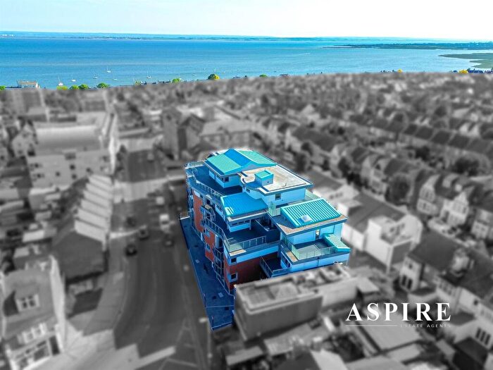 2 Bedroom Apartment For Sale In Broadway, Leigh-On-Sea, SS9