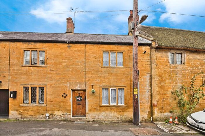 4 Bedroom Terraced House For Sale In Lower Odcombe, Yeovil, BA22