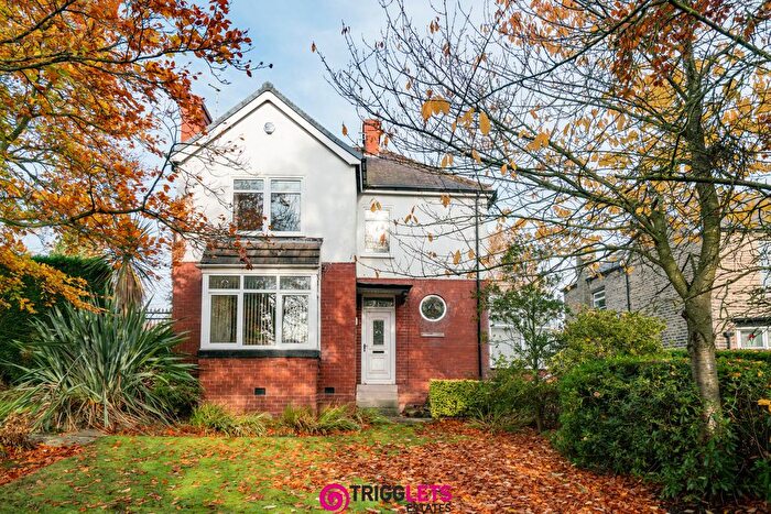 3 Bedroom Detached House For Sale In Armroyd Lane, Elsecar, Barnsley, S74