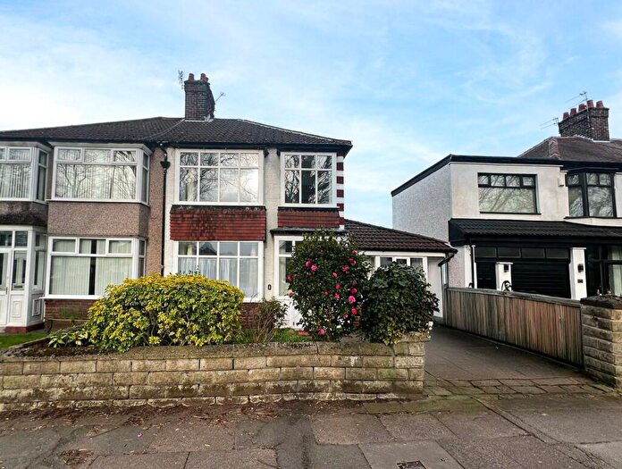 4 Bedroom Semi-Detached House To Rent In Brodie Avenue, Mossley Hill, Liverpool, Merseyside, L18