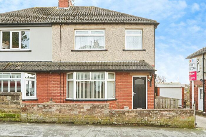 3 Bedroom Semi Detached House For Sale In Hawthorn Drive, Yeadon, Leeds, LS19