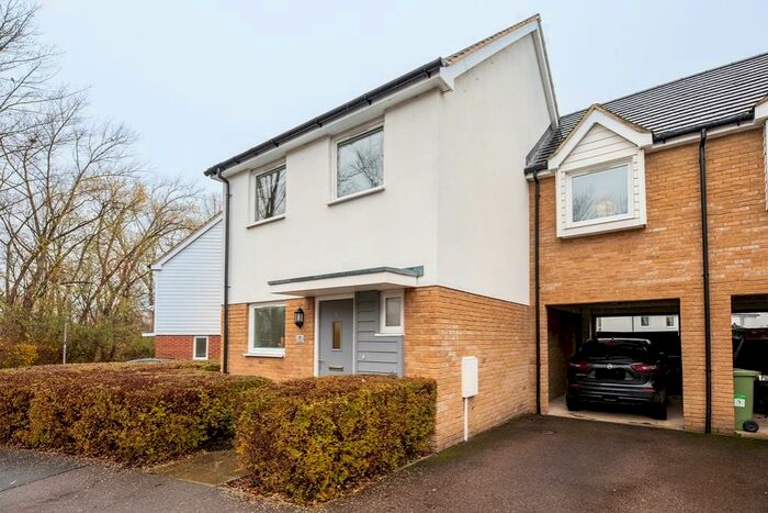 3 Bedroom Detached House To Rent In Grove Corner, Milton Keynes, Buckinghamshire, MK14