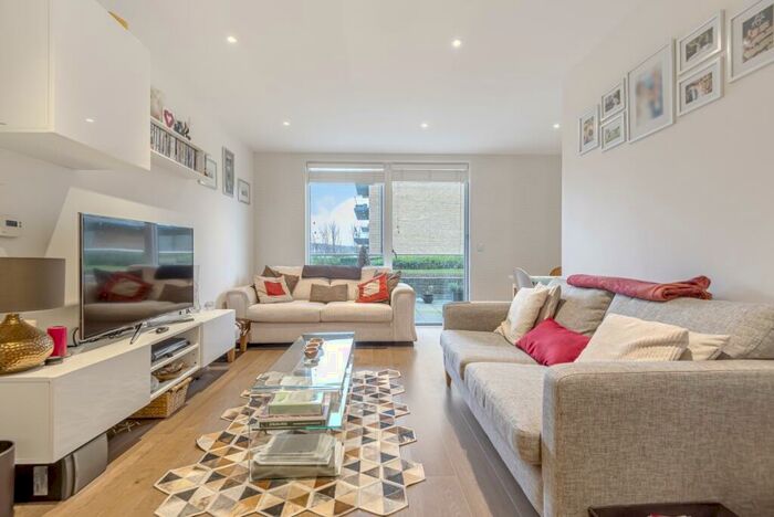 2 Bedroom Flat To Rent In Tizzard Grove, Blackheath, London, SE3