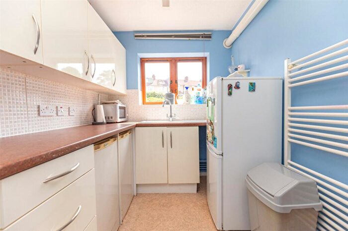 2 Bedroom Apartment For Sale In Lakewood Road, Bristol, BS10