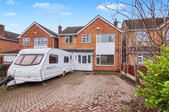 4 Bedroom Detached House For Sale In Broad Lane, Coventry, CV5