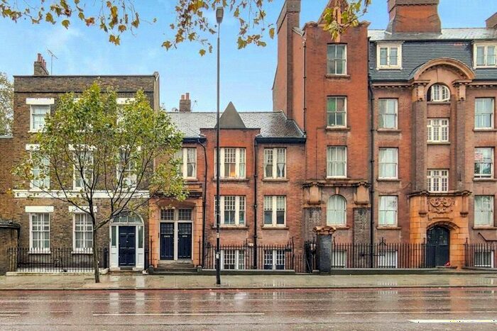 3 Bedroom Apartment To Rent In The Highway, London, E1W