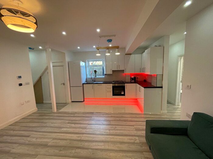 2 Bedroom Flat To Rent In St. Michaels Avenue, Wembley, HA9