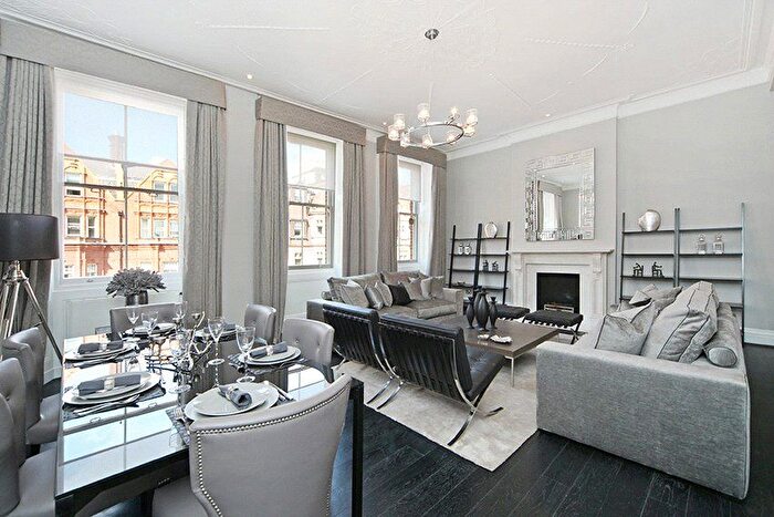 3 Bedroom Flat To Rent In Pont Street, London, SW1X