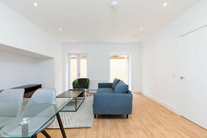 2 Bedroom Apartment To Rent In St Mark's Apartments, City Road, London, EC1V