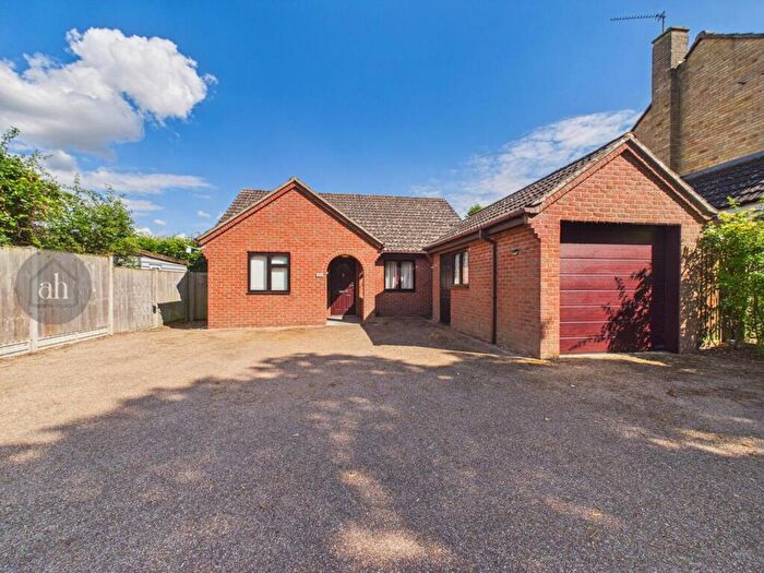 3 Bedroom Detached Bungalow For Sale In Greene Road, Bury St. Edmunds, IP33