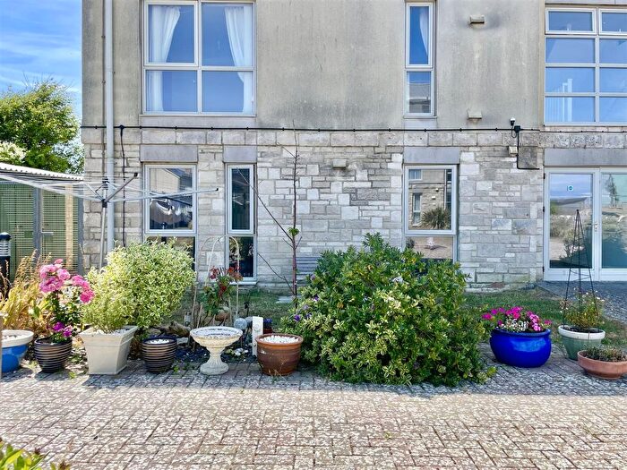 2 Bedroom Flat For Sale In Grangecroft Road, Portland, DT5