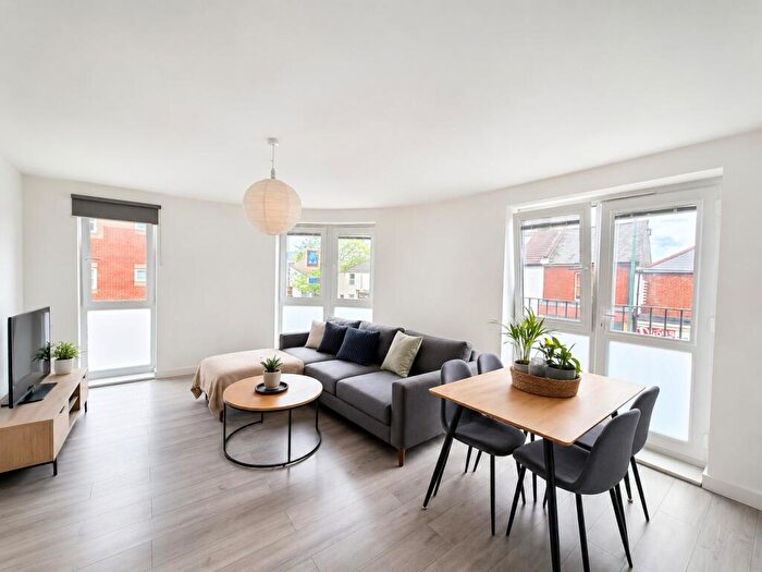 2 Bedroom Flat To Rent In Bevois Valley Road, Southampton, SO14