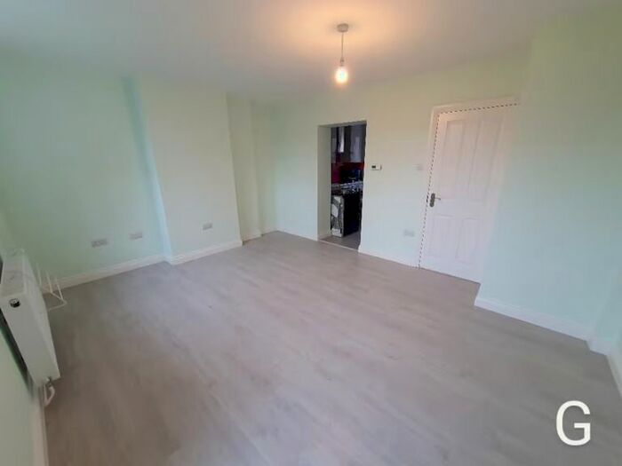 Studio To Rent In London Road, Mitcham, CR4