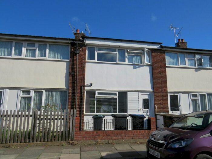 3 Bedroom Property To Rent In York Road, Canterbury, CT1