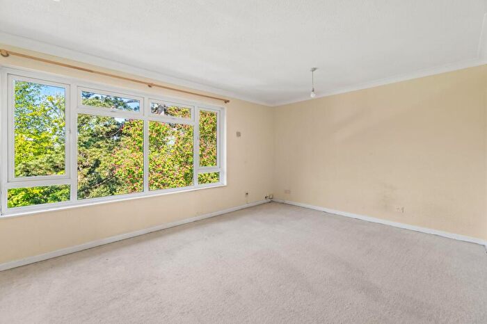 2 Bedroom Apartment For Sale In Brighton Road, Sutton, SM2