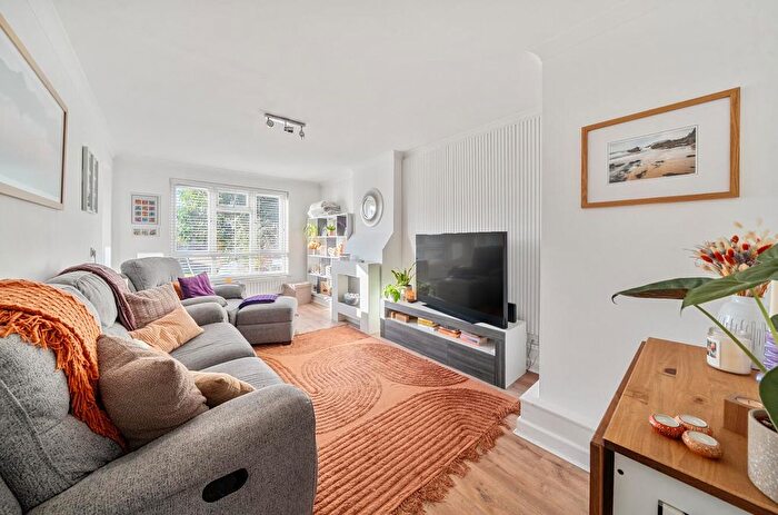 2 Bedroom Flat For Sale In Stoms Path, London, SE6