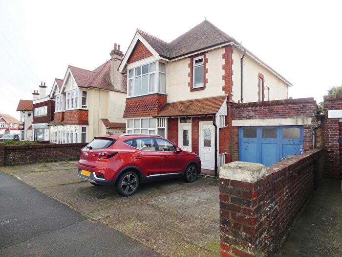 2 Bedroom Flat To Rent In Brassey Avenue, BN22