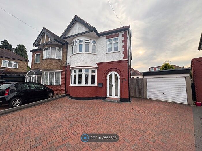 4 Bedroom Semi-Detached House To Rent In Vicars Close, Enfield, EN1