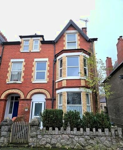 2 Bedroom Flat To Rent In Station Road, Old Colwyn, Colwyn Bay, LL29