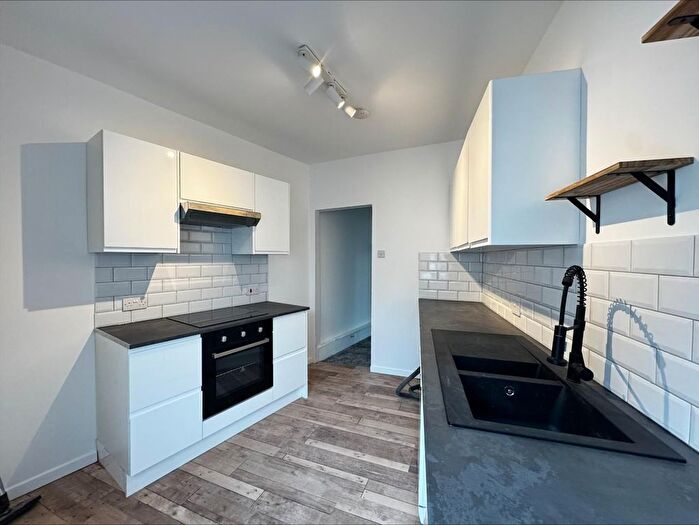 2 Bedroom Flat To Rent In Clarendon Road, Southsea, PO4