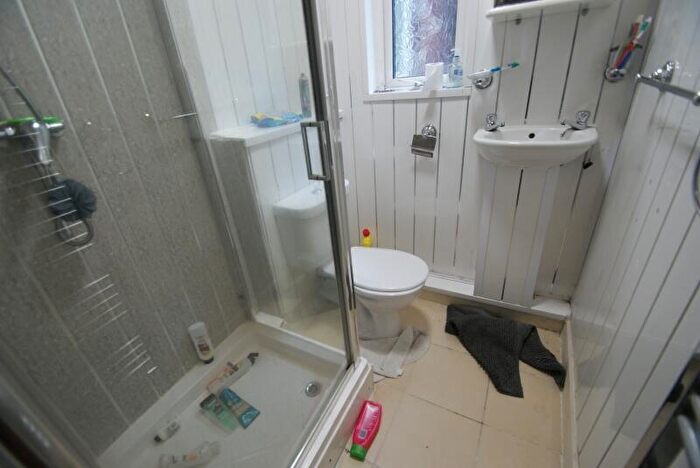 9 Bedroom Terraced House To Rent In Cardigan Road, Headingley, Leeds, LS6