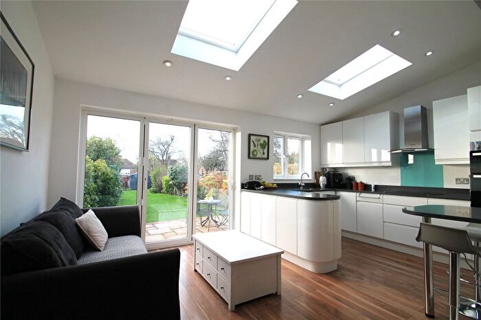 3 Bedroom Semi Detached House To Rent In Sherrards Way, Barnet, EN5