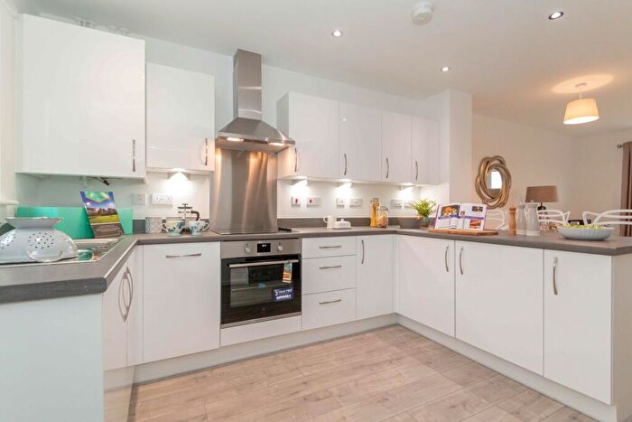 2 Bedroom House To Rent In Deanshut Road, Oldham, OL8