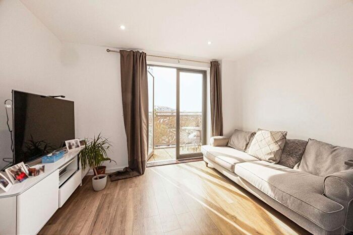 1 Bedroom Apartment For Sale In Katie Court, Canning Town, E16