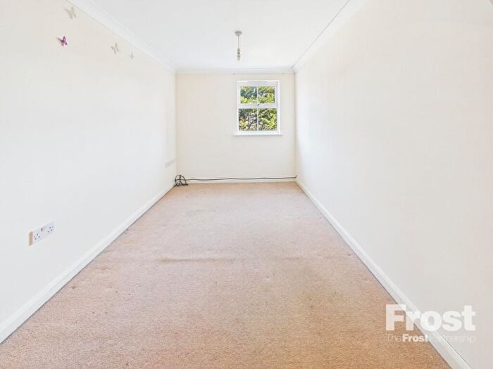 1 Bedroom Property To Rent In Dalton Green, Slough, Berkshire, SL3