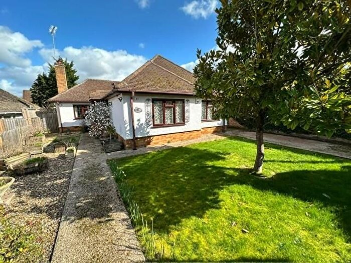 2 Bedroom Bungalow For Sale In Haldane Road, Caversham, Reading, RG4