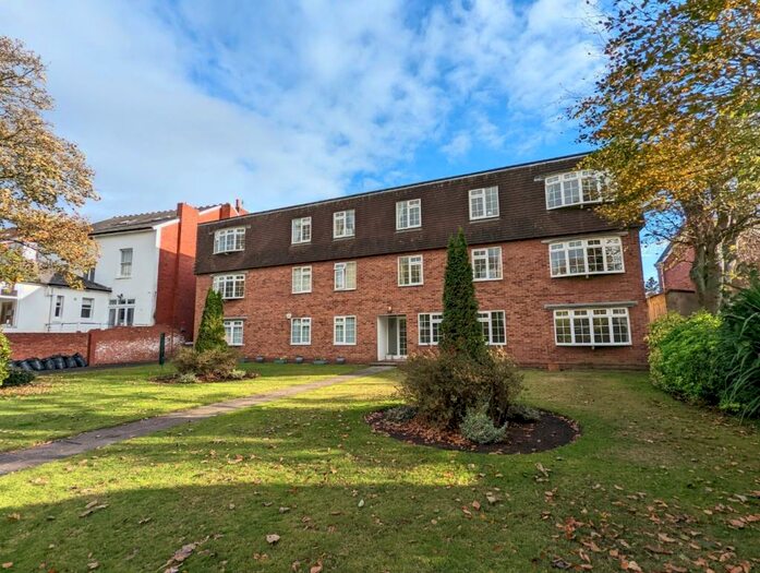 2 Bedroom Apartment To Rent In York Road, Southport, Merseyside, PR8
