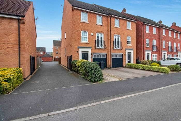3 Bedroom Semi-Detached House For Sale In Wharton Crescent, Beeston, Nottingham, Nottinghamshire, NG9