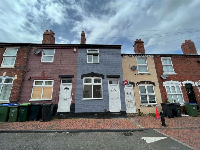 2 Bedroom House To Rent In Holcroft Street, Tipton, DY4