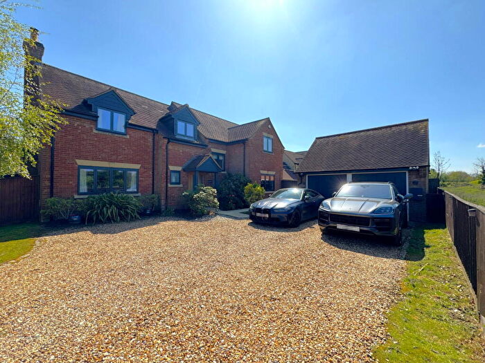 5 Bedroom Detached House For Sale In Banbury Road, Finmere, MK18