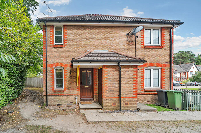 1 Bedroom Terraced House For Sale In Francis Way, Camberley, Surrey, GU15