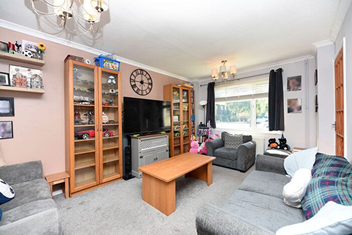 2 Bedroom End Of Terrace House For Sale In Bascraft Way, Godmanchester, PE29