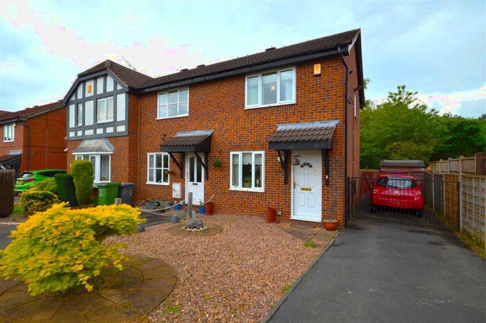 2 Bedroom End Of Terrace House For Sale In Pinders Green Walk, Methley, LS26