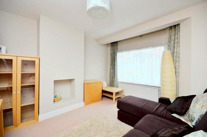 1 Bedroom Flat To Rent In Wyvenhoe Road, South Harrow, Harrow, HA2