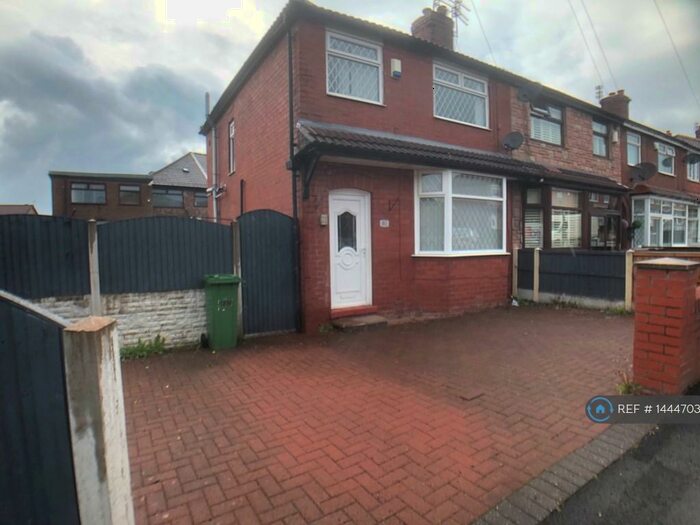 3 Bedroom Terraced House To Rent In St. Georges Road, Droylsden, Manchester, M43