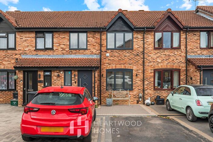 3 Bedroom Terraced House For Sale In Harvesters, St. Albans, AL4