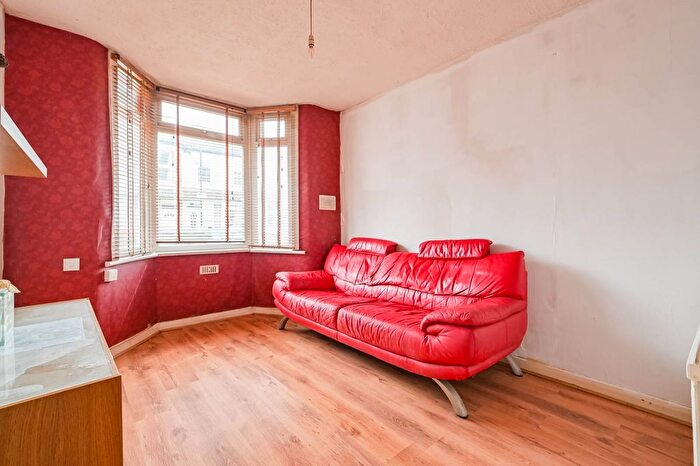 2 Bedroom Property For Sale In Desford Road, Canning Town, London, E16
