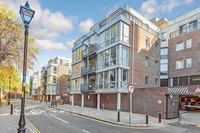 1 Bedroom Apartment For Sale In Admiralty Road, Portsmouth, Hampshire, PO1