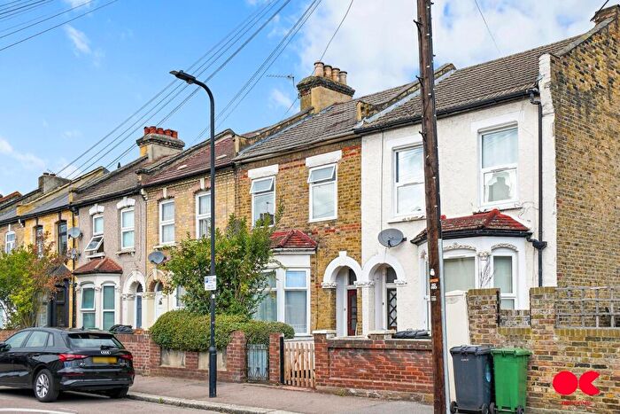 3 Bedroom Terraced House For Sale In Nutfield Road, Leyton, E15